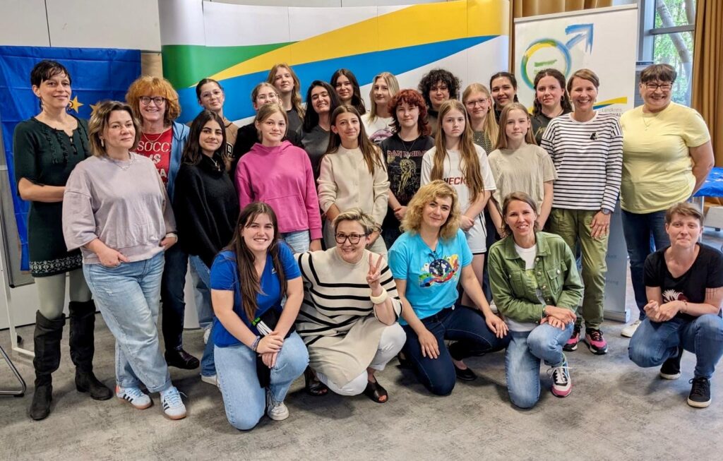 Uczestniczki i trenerki projektu Girls without borders.